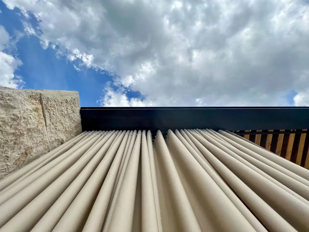 To furnish and protect the outdoor relaxation areas of the Toscana Resort Castelfalfi hotel, custom-made outdoor blinds were made